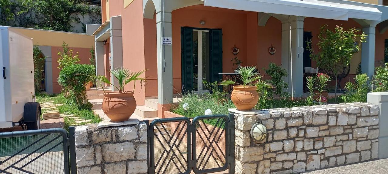 Adi'S Apartment On The Beach برباتي المظهر الخارجي الصورة